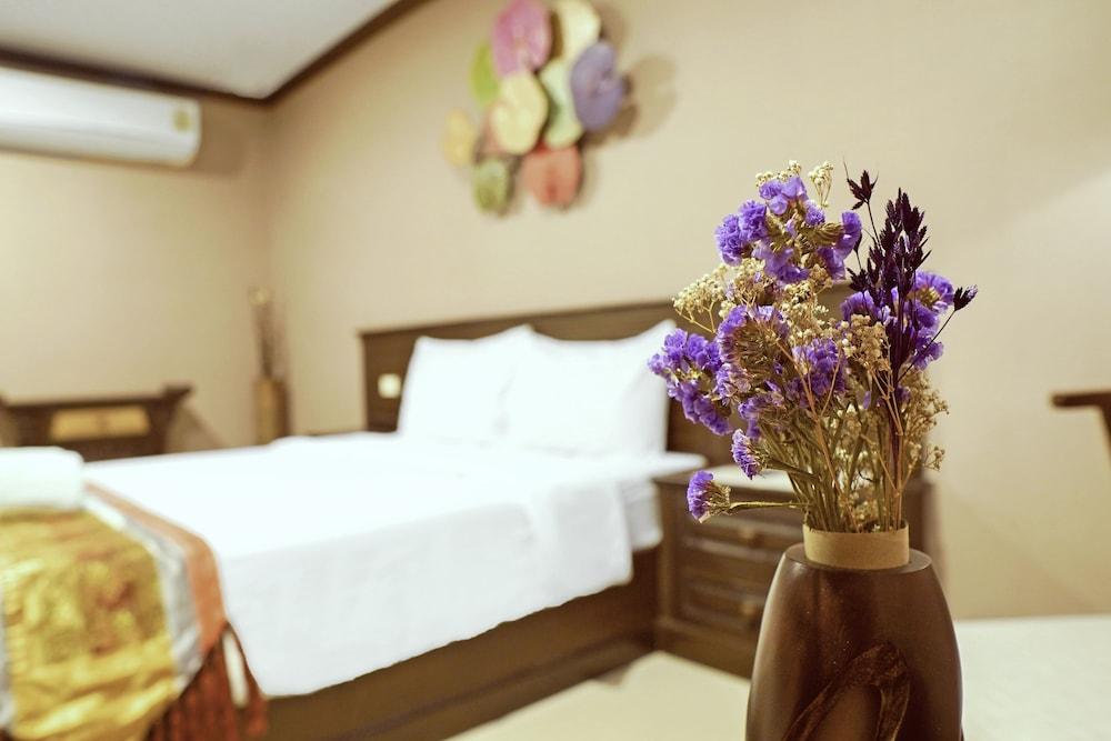 Romena Grand Hotel Csiangmaj Kültér fotó