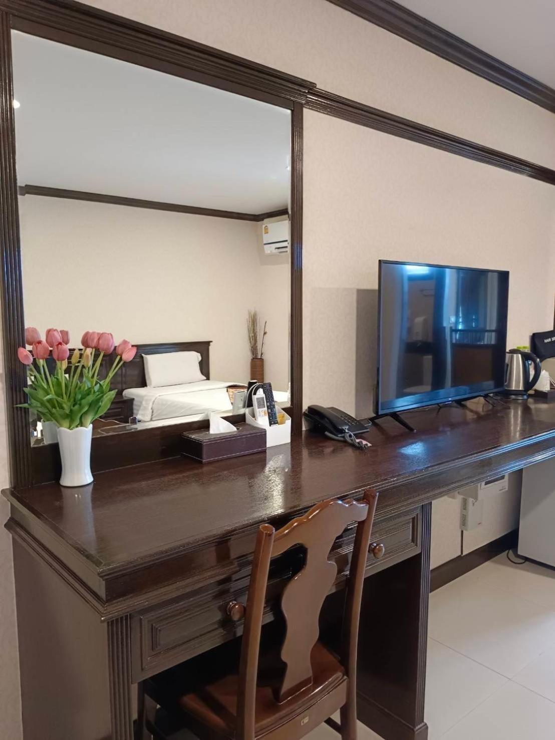 Romena Grand Hotel Csiangmaj Kültér fotó