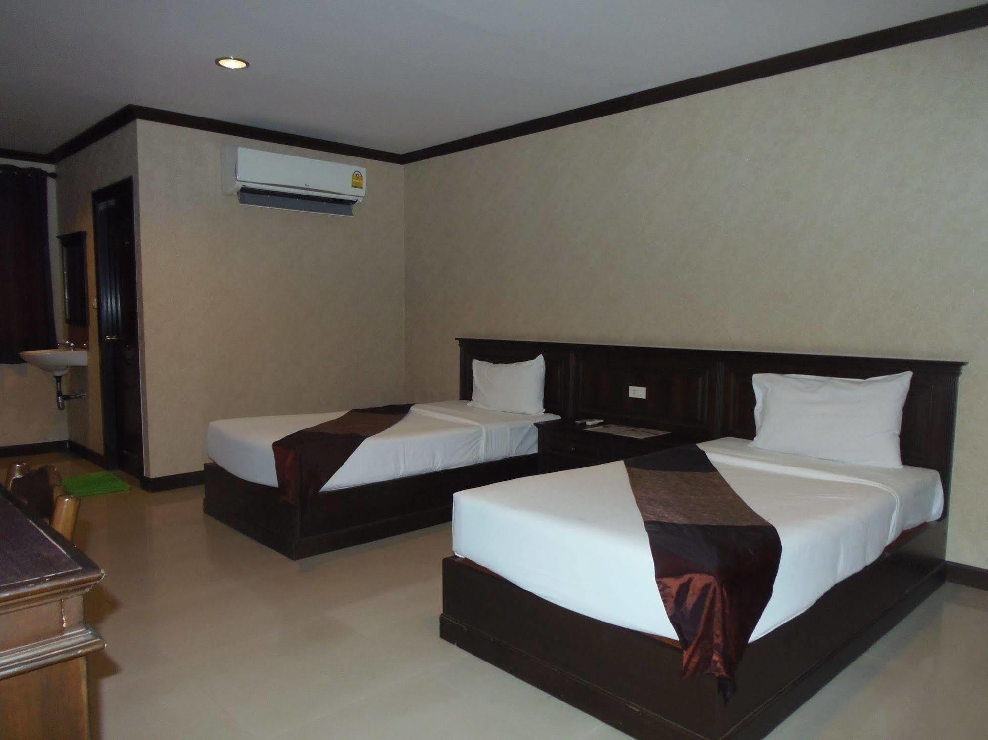 Romena Grand Hotel Csiangmaj Kültér fotó